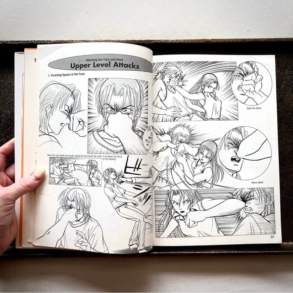 BOOK • “How to Draw Manga: Illustrating Battles” • - Picture 5 of 11